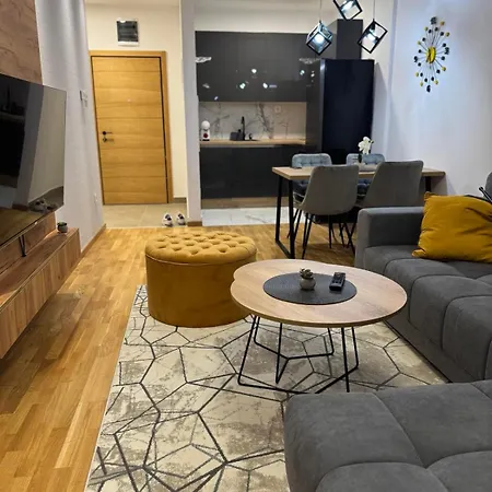 Square In - Free Garage- Novi Sad