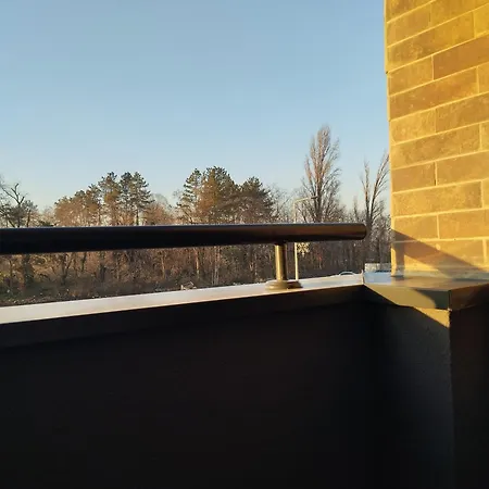 아파트 Square In - Free Garage- 노비사드