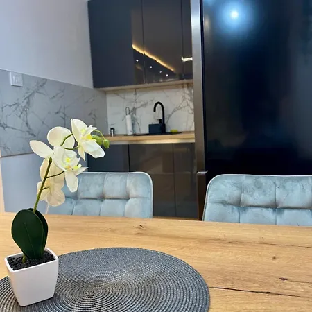 Square In - Free Garage- 아파트 *