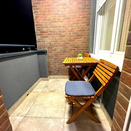 Square In - Free Garage- Νόβι Σαντ